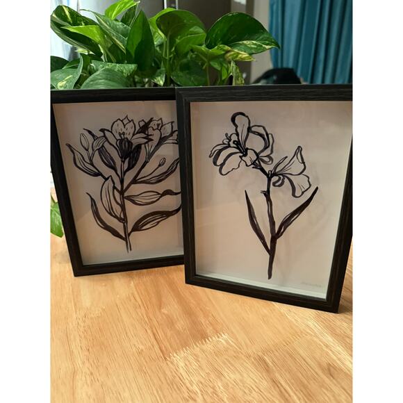 Set of 2 floral sketch framed art, elegant black frame, minimalist boho art - Picture 2 of 9